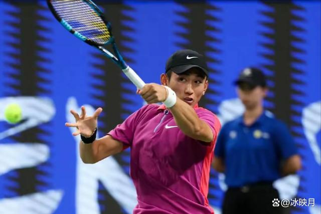 橄榄球友谊赛焦点战:钱塘麒麟队绝杀川蜀旋风队,新星闪耀。回归即成焦点-开云APP