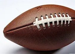 橄榄球季后赛掀起高潮,吴越旋风队强势反弹漠南麒麟队,高压逼抢奏功——外援联手发威-开云