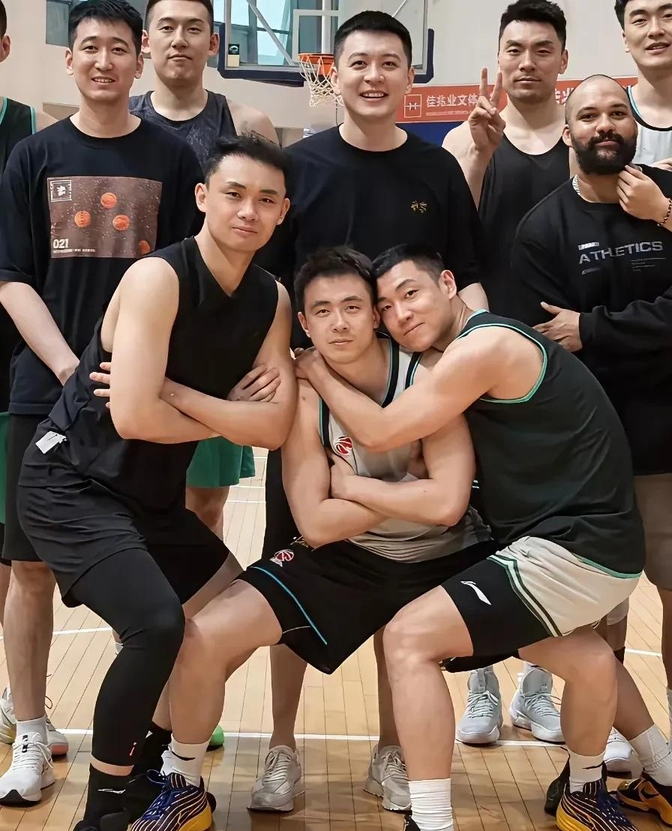 电竞赛场再起风云：关中赤兔队惊险晋级胶东火箭队，赛场气氛火爆关键战拿下信心-开云APP